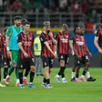 Afición del Milan explota con abucheos contra Santiago Giménez y el equipo tras derrota ante Cremonese