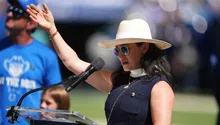 Carlie Irsay-Gordon, la dueña de los Indianapolis Colts que baja a la cancha para aprender las jugadas