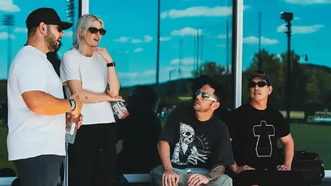 Linkin Park sorprende con su visita a los Pittsburgh Steelers