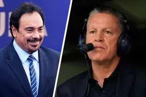 Hugo Sánchez explota contra Pelaez por defender a Guillermo Ochoa: "Los mando a la mier..."