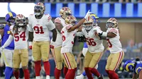 San Francisco 49ers de la mano de Mac Jones vencen a los Rams en tiempos extras