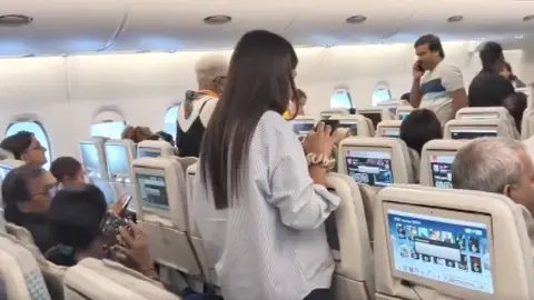 Caos en vuelo por la nueva tarifa millonaria de la visa H-1B