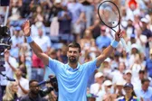 Novak Djokovic remonta y se mete a la tercera ronda del US Open 2025