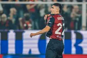 ¡Genoa 'blinda' a su capitán! Johan Vásquez renovará hasta 2028 pese a interés europeo