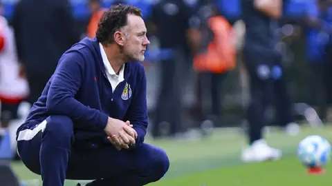 Chivas felicita a Gabriel Milito por su cumpleaños y aficionados sorprenden con sus respuestas