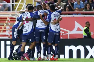 Pachuca vence a Necaxa por la mínima para hacer tambalear a Fernando Gago