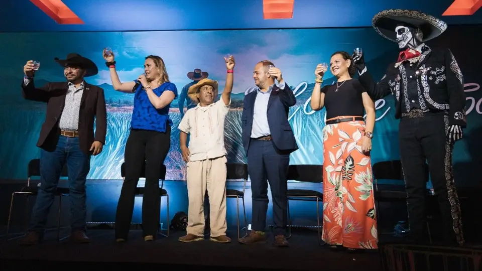 Impulsa Banco Azteca crecimiento del mezcal artesanal en México