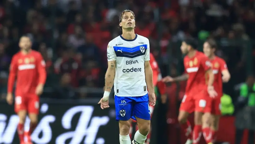 Sergio Canales será baja de Rayados tras ser sometido a una cirugía