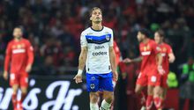 Sergio Canales será baja de Rayados tras ser sometido a una cirugía