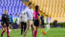 Pedro Martínez Losa festeja el triunfo de Tigres sobre Rayadas y felicita a sus jugadoras