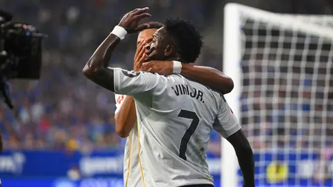 Vini Jr. se aburrió en la banca ante el Oviedo, entró y rompió racha sin marcar fuera del Bernabéu