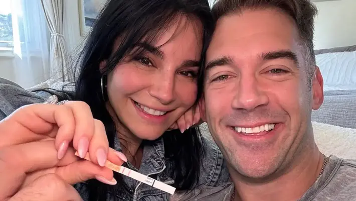VIDEO: Martha Higareda y Lewis Howes revelan el género de sus gemelos