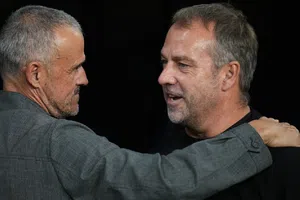 Luis Enrique elogia al Barcelona tras la victoria del PSG en la Champions League