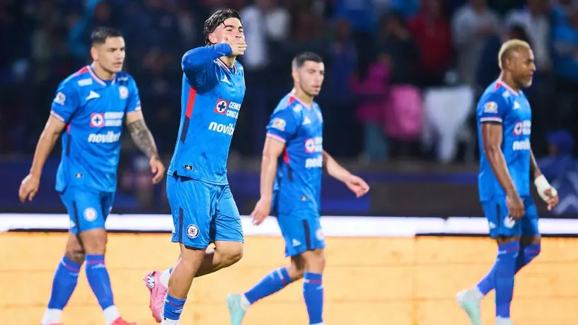 Cruz Azul, con lo justo, vence a Toluca y se acerca al liderato del Apertura 2025