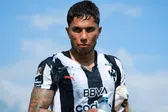 Carlos Salcedo regresa a la actividad con Rayados tras casi 10 meses de ausencia