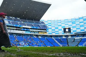 Faitelson arremete contra jugadores del Puebla - Chivas por disputar partido en cancha desastrosa