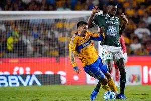 ¡Se domaron! León saca empate del Volcán ante Tigres