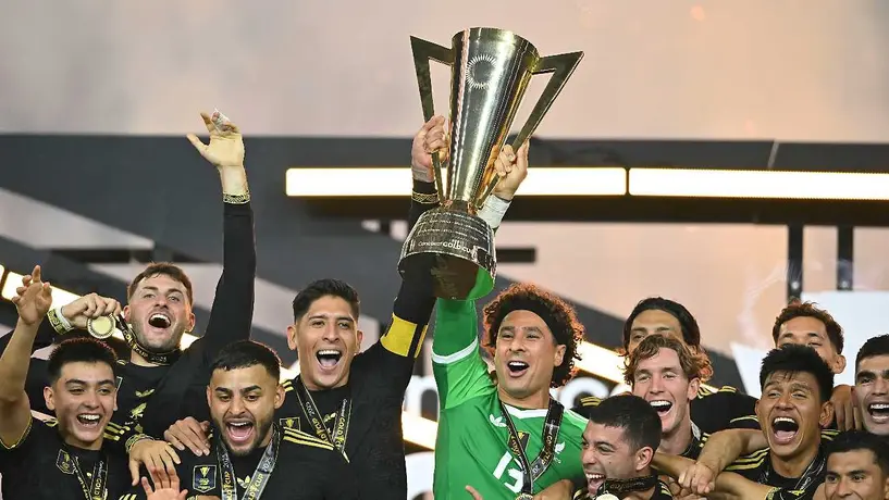 Javier Aguirre advierte a Memo Ochoa sobre Mundial 2026: "Yo no regalo nada"