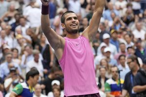 Carlos Alcaraz elimina a Novak Djokovic en el US Open y ya está instalado en la Final