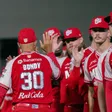 Diablos Rojos caen ante los Piratas en el Juego 3 y se alejan de la Serie del Rey