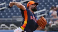 El mexicano José Urquidy regresa a la MLB