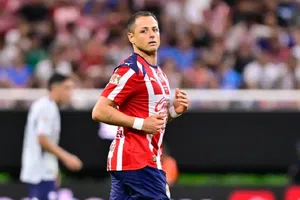 ¡Tristísimo! Chicharito Hernández falla gol cantado, en amistoso, ante León