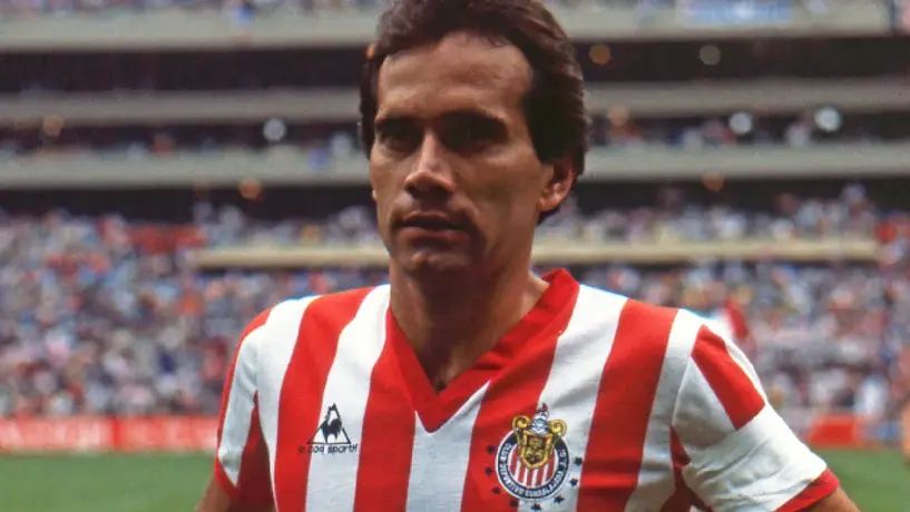 Fernando Quirarte revive su amor por Chivas en su libro “¡Bendito futbol!”
