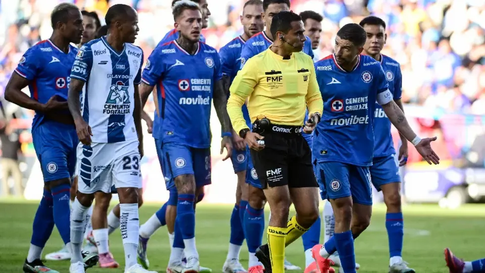 Jesús Orozco Chiquete ve su segunda roja en el Apertura 2025