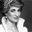 Abren cápsula del tiempo de Lady Di y revelan 10 tesoros de los 90