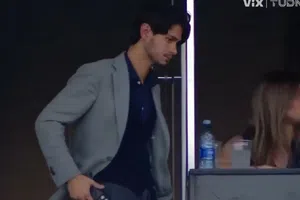 ¿Y esto? Insólita reacción de Aleco Irarragorri con la goleada de Santos