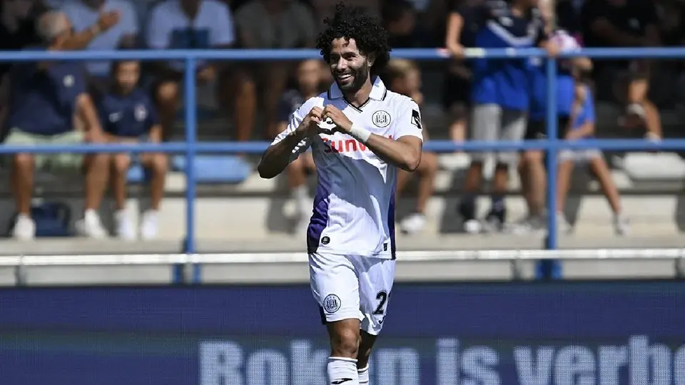 Anderlecht sucumbe ante Union Saint-Gilloise con dos hombres menos; Chino Huerta fue titular