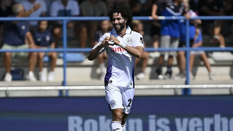 Anderlecht sucumbe ante Union Saint-Gilloise con dos hombres menos; Chino Huerta fue titular