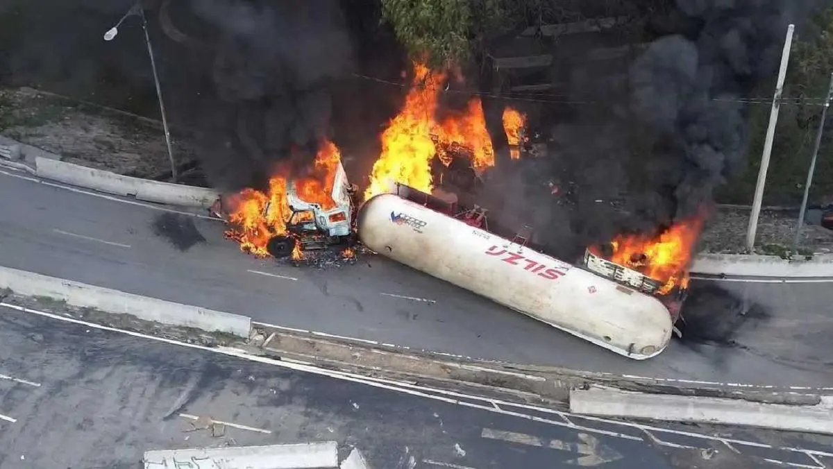 La explosión de una pipa con gas generó una enorme tragedia / X