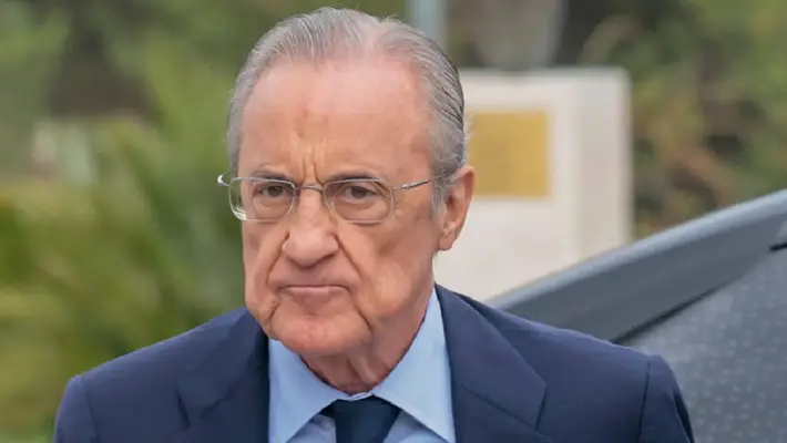 Florentino Pérez sorprende con polémico gesto previo al Oviedo vs Real Madrid