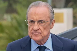 Florentino Pérez sorprende con polémico gesto previo al Oviedo vs Real Madrid