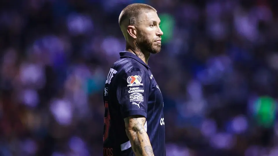 ¡La edad pesa! Sergio Ramos fue 'exhibido' en el primer gol de Puebla