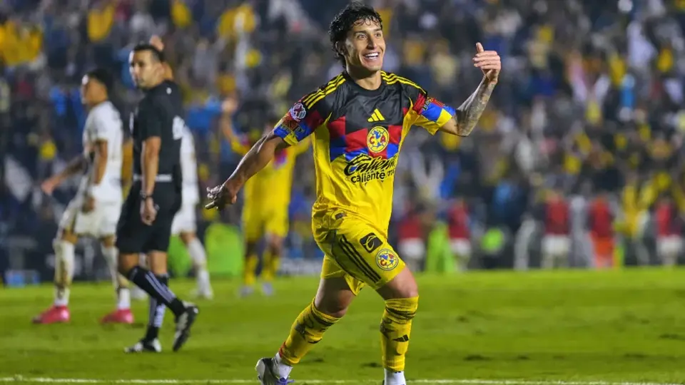 Álvaro Fidalgo reacciona al gol de Zendejas: ‘Esta loco el enano’
