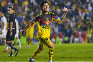 Álvaro Fidalgo reacciona al gol de Zendejas: ‘Esta loco el enano’
