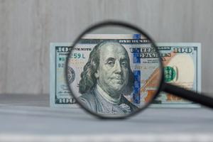 ¿Cambiarás dólares? El peso cierra fuerte este viernes 12 de septiembre