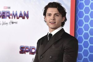 Tom Holland reaparece tras accidente en el set de Spider-Man y rompe el silencio sobre su recuperación