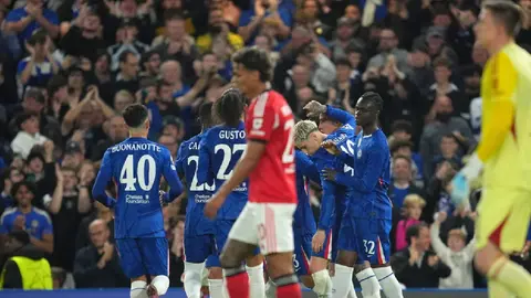 Chelsea vence al Benfica en el regreso de Mourinho a Stamford Bridge