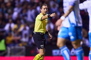 ¡Balazos al pie! Puebla regala dos penales en 10 minutos y Monterrey le da la vuelta