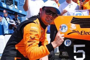Pato O’Ward consigue la pole position en el IndyCar Nashville 2025