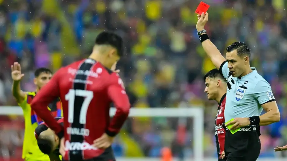 ¡Ay, capitán! Aldo Rocha se fue expulsado en el duelo de Atlas ante América