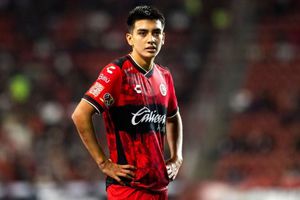 Malagón manda mensaje a Gilberto Mora: "Tiene con qué comerse al mundo"