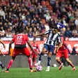 Xolos y Rayados empatan en frenético partido para cerrar la Jornada 12