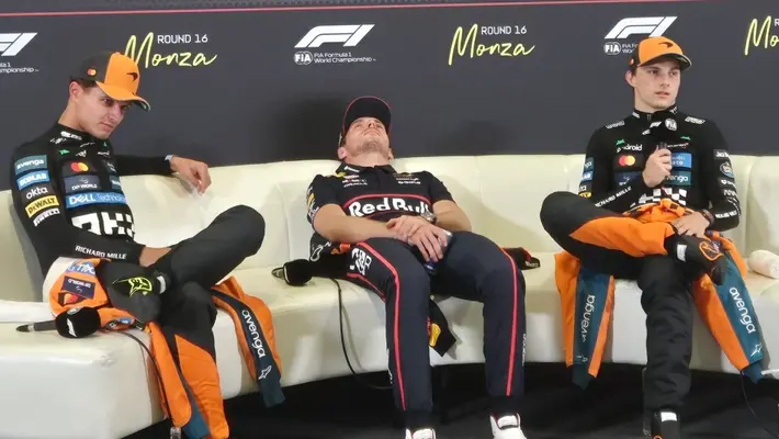 Max Verstappen casi 'dormido' habla sobre la polémica de McLaren: "No es mi problema"