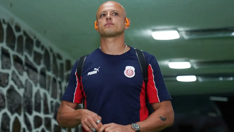 Chicharito Hernández conmueve al compartir emotivo momento con su hijo Noah en redes sociales
