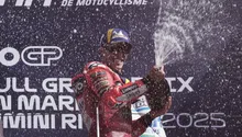 ¡Al estilo de Messi en el Bernabéu! Así celebró Marc Márquez la victoria en Missano