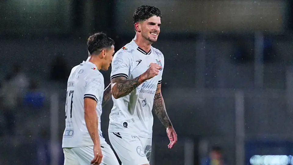 Goles memorables desde medio campo en la Liga MX